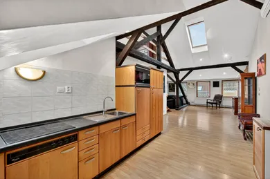 Na predaj 3-izbový byt, 140 m², Bratislava-Staré Mesto, Sládkovičova