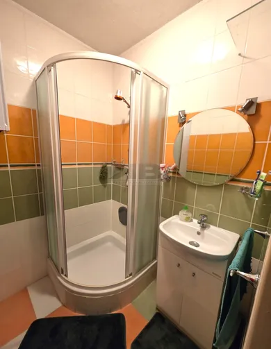 Na predaj 2-izbový byt, 57 m², Poľný Kesov