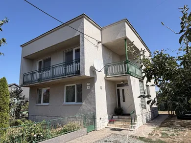 Na predaj 5-izbový dom, 65 m², Geča, Hlavná ulica