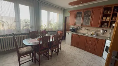 Na predaj 7-izbový dom, 300 m², Žabokreky nad Nitrou