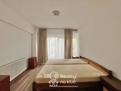 Na prenájom 3-izbový byt, 56 m², Nové Zámky, Bernolákovo námestie