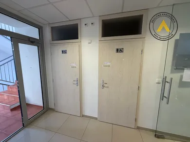 Na prenájom komerčné, 45 m², Hlohovec, Podzámska