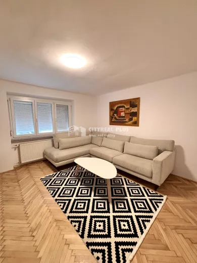 Mieszkania na wynajem, 2-pokojowe, Nové Zámky · €600