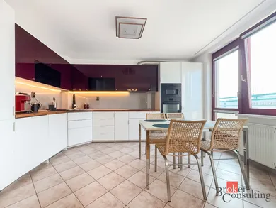 Na prenájom 3-izbový byt, 121 m², Bratislava-Nové Mesto, Vajnorská