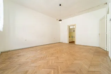 Na predaj 4-izbový byt, 101 m², Bratislava-Staré Mesto, Mariánska
