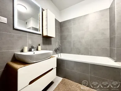 Na prenájom 2-izbový byt, 50 m², Dunajská Lužná, Studená