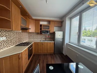 Na predaj 3-izbový byt, 77 m², Piešťany, Royova