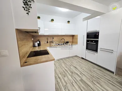 Na predaj 2-izbový byt, 50 m², Bratislava-Petržalka