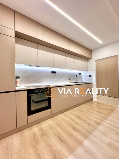 Na predaj 1-izbový byt, 43 m², Bratislava-Ružinov
