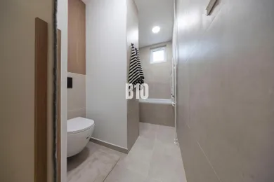 Na predaj 4-izbový byt, 78 m², Bratislava-Nové Mesto