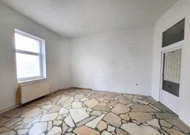 Na predaj objekt, 134 m², Levice, Nám. E. M. Šoltésovej