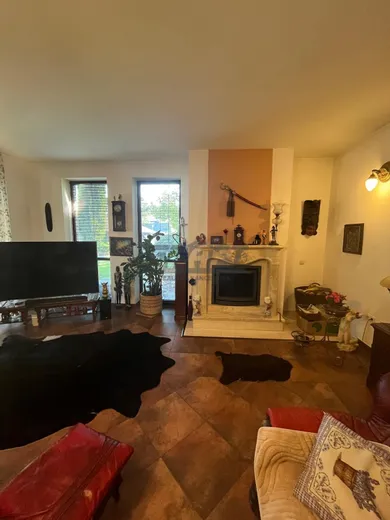 Na predaj 4-izbový dom, 366 m², Bratislava-Vrakuňa, Mostná