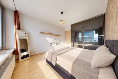 Na predaj 2-izbový byt, 67 m², Bratislava-Nové Mesto, Bajkalská