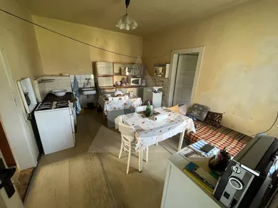 Na predaj pozemok, Tužina