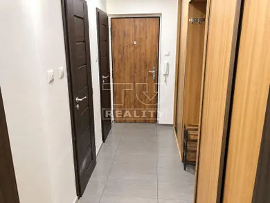 Na predaj 1-izbový byt, 35 m², Bratislava-Podunajské Biskupice