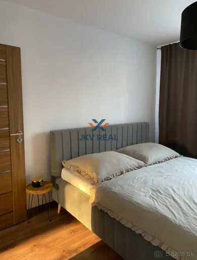 Na predaj 3-izbový byt, 70 m², Podhorany