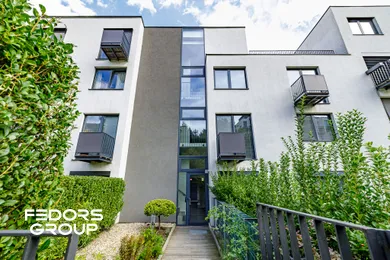 Na prenájom 2-izbový byt, 75 m², Bratislava-Nové Mesto, Na varte