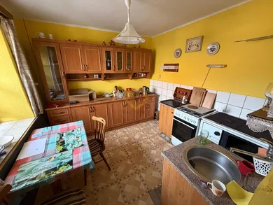 Na predaj 3-izbový dom, 80 m², Kováčová, Slobody