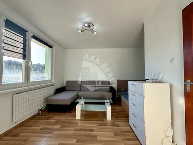Na prenájom 1-izbový byt, 30 m², Banská Bystrica, Oremburská
