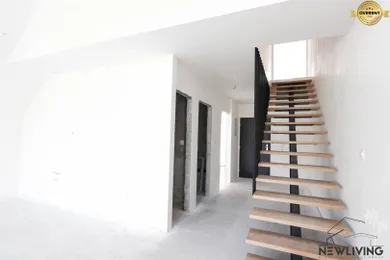 Na predaj 4-izbový byt, 100 m², Banka