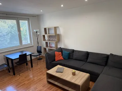 Kiadó lakások, 3-szobás, Bratislava-Nové Mesto · €900