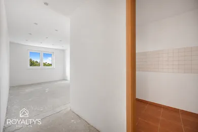 Na predaj objekt, 199 m², Báč