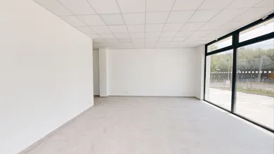 Na prenájom komerčné, 39 m², Šaľa, Dolná