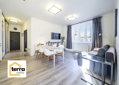 Na prenájom 2-izbový byt, 55 m², Bratislava-Staré Mesto, Dunajská