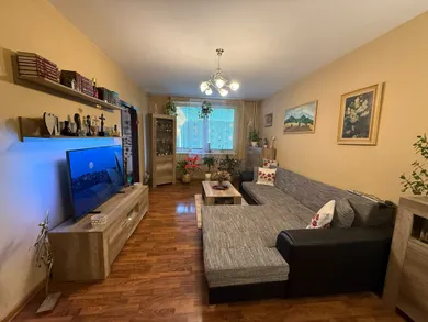 Na predaj 3-izbový byt, 87 m², Hlohovec, Gaštanová