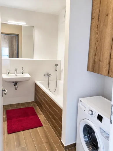 Na prenájom 2-izbový byt, 50 m², Trnava, Novomestská ulica