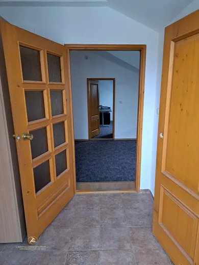 Na prenájom komerčné, 84 m², Bratislava-Staré Mesto