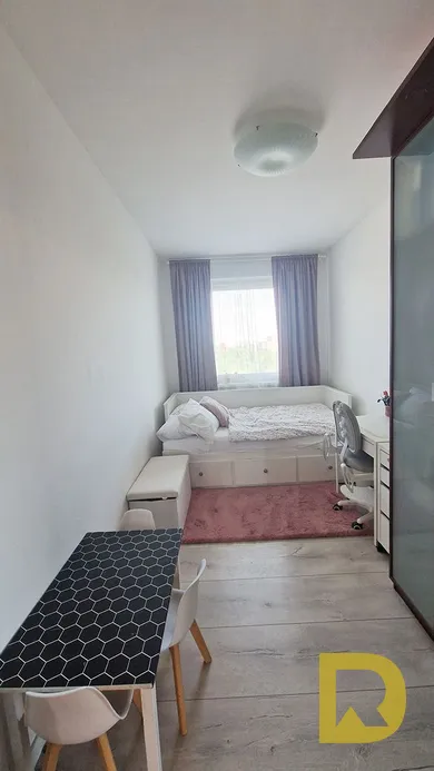 Na predaj 4-izbový byt, 89 m², Bratislava-Petržalka, Röntgenova