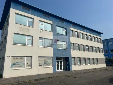Lokale komercyjne na wynajem, Bratislava-Nové Mesto · €188