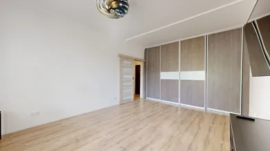 Na predaj 2-izbový byt, 43 m², Bratislava-Ružinov