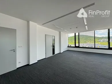Na prenájom objekt, 141 m², Bratislava-Rača, Račianska
