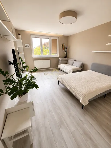 Квартиры в аренду, 1-комнатные, Bratislava-Ružinov · €800