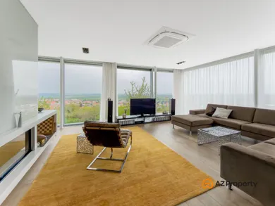 Na predaj 5-izbový dom, 641 m², Svätý Jur, Panciere