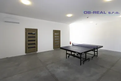 Na predaj objekt, 274 m², Galanta, Hodská