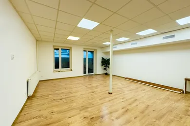 Lokale komercyjne na wynajem, Žilina · €799