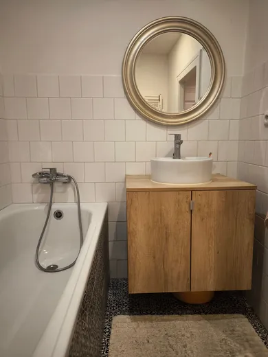 Na prenájom 2-izbový byt, 45 m², Bratislava-Staré Mesto, Heydukova