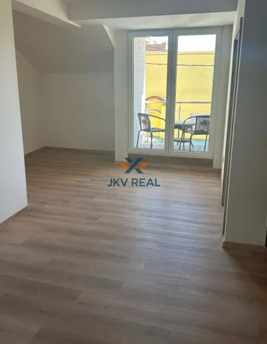 Na predaj 2-izbový byt, 44 m², Nové Zámky, Lajosa Kassáka