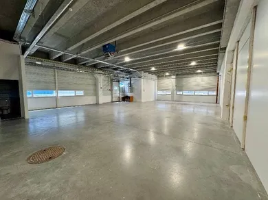 Na prenájom objekt v Bratislava-Nové Mesto · €1 520 · Pôvodný stav