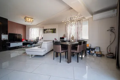 Na prenájom 4-izbový byt, 146 m², Bratislava-Karlova Ves, Hlaváčikova