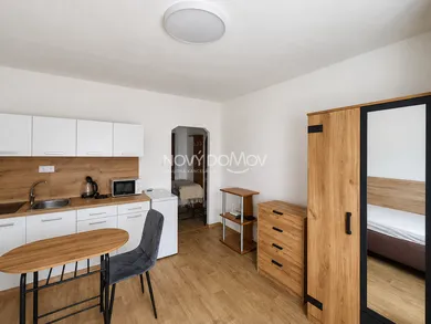 Na prenájom 1-izbový byt, 20 m², Galanta, Hlavná
