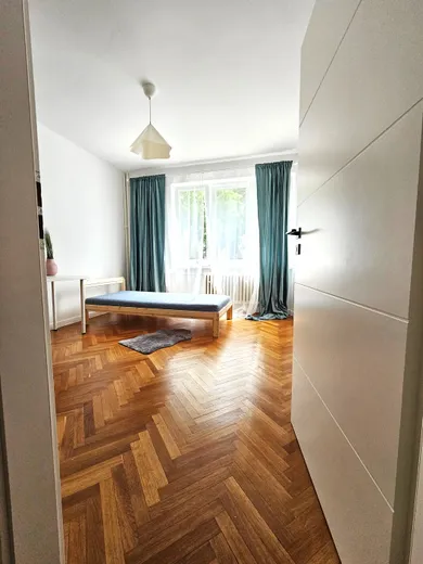 Na predaj 4-izbový byt, 78 m², Bratislava-Nové Mesto, Ovručská