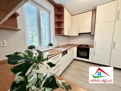 Na predaj 4-izbový dom, 120 m², Rovinka, Riečna