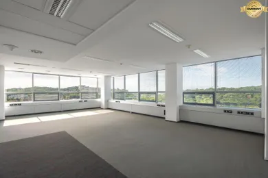 Na prenájom komerčné, 17 m², Bratislava-Karlova Ves, Dúbravská cesta