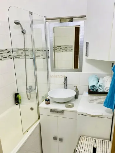 Na prenájom byt v Bratislava-Karlova Ves · €790 · Dokončené
