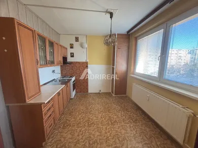 Na predaj 4-izbový byt, 101 m², Poprad, Svätoplukova