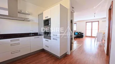 Na predaj 3-izbový byt, 82 m², Pezinok, Suvorovova